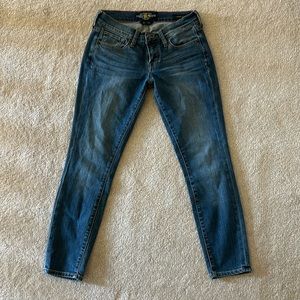 Lucky Brand straight blue jeans